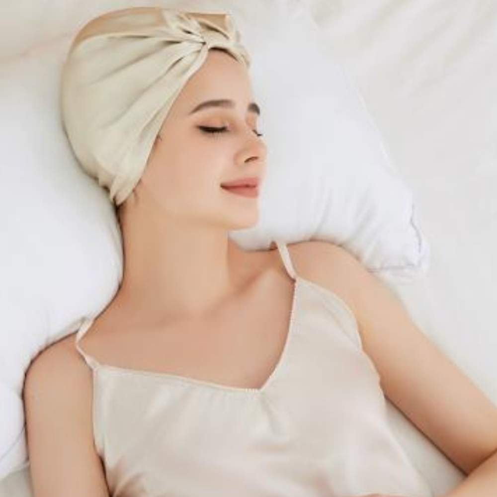 Silk Bonnet: image 1